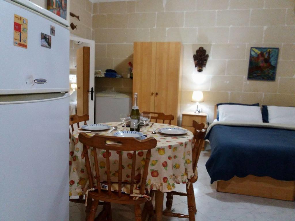 Marsalforn Studio Apartment Bagian luar foto